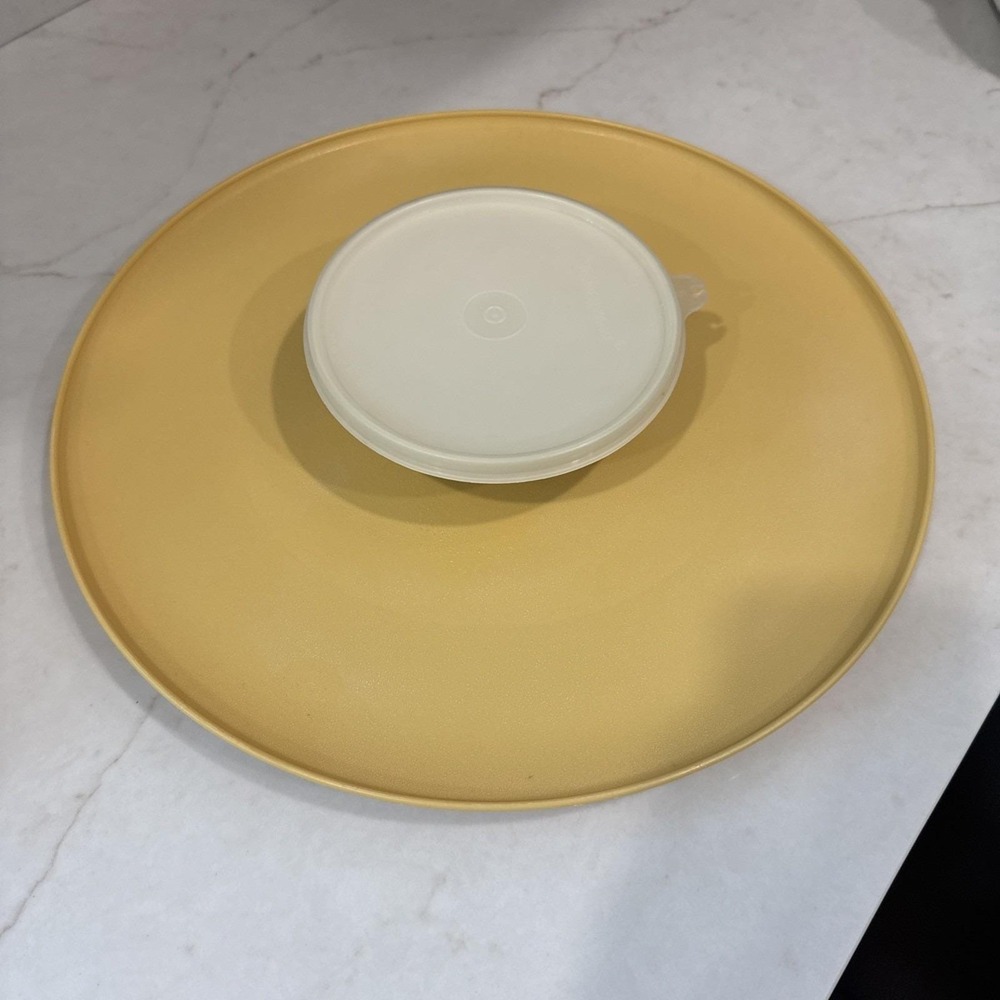Tupperware 492-2, 238-20 lid set chip veggie and dip serving tray